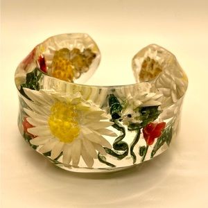 Joyce Francis Retro 92’ Lucite Revered Carved Daisy Flowers Bangle - Rare Find!